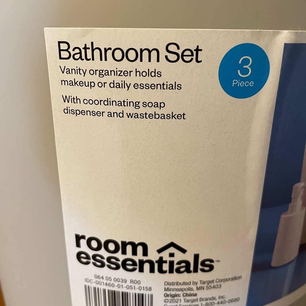 bathroom set - Picture 3 of 7